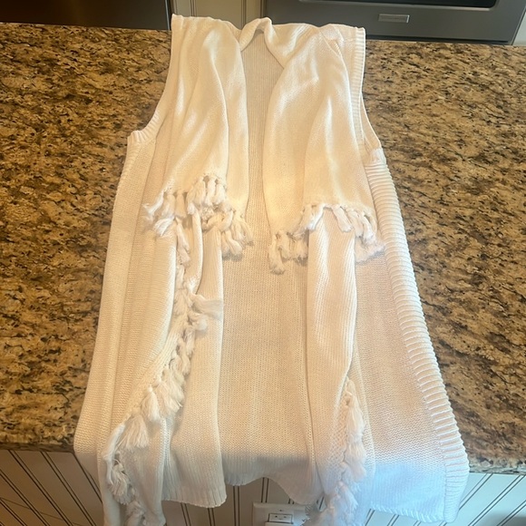 Lilly Pulitzer Size Small Abbott Sweater Vest in Bright White - Picture 3 of 4